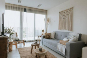 Cute Boho Penthouse 2 BR Apt